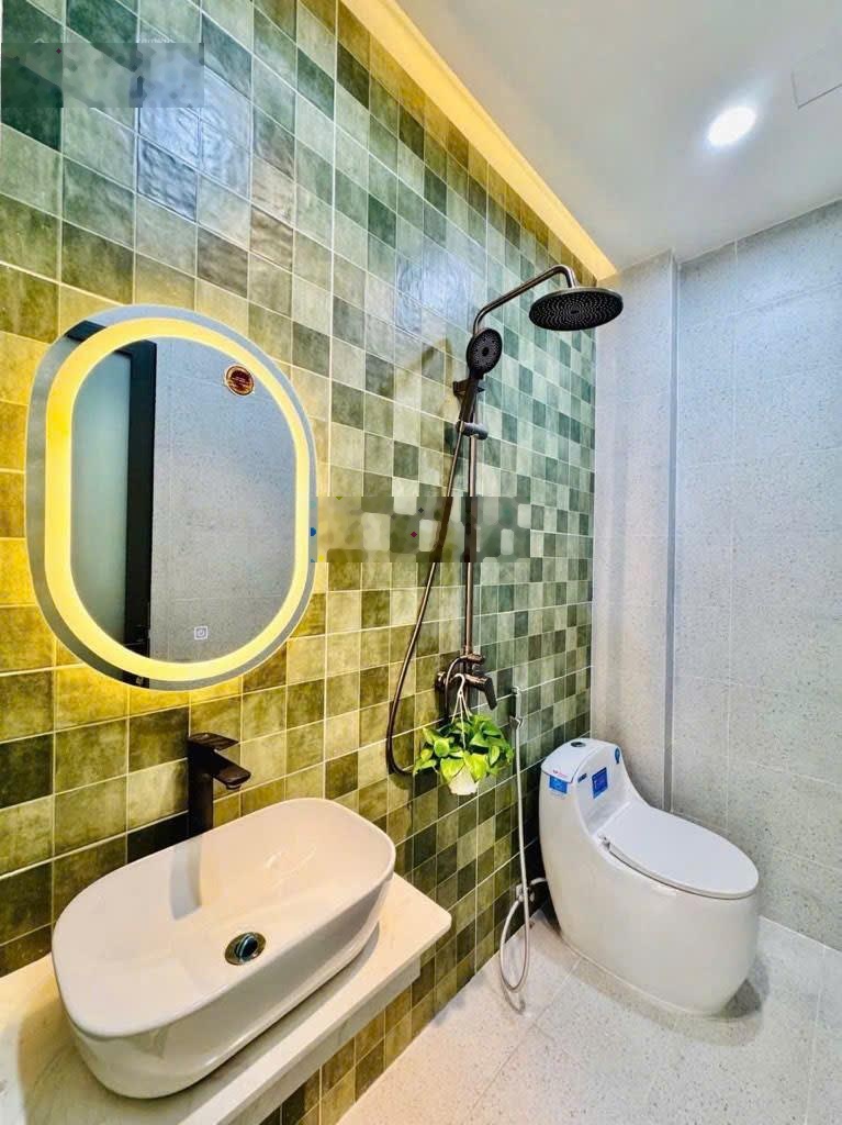 Mình bán nhà đẹp, rẻ, đường Thích Quảng Đức, Q. Phú Nhuận, chỉ 7.7 tỷ. Alo Nhân 0877737357