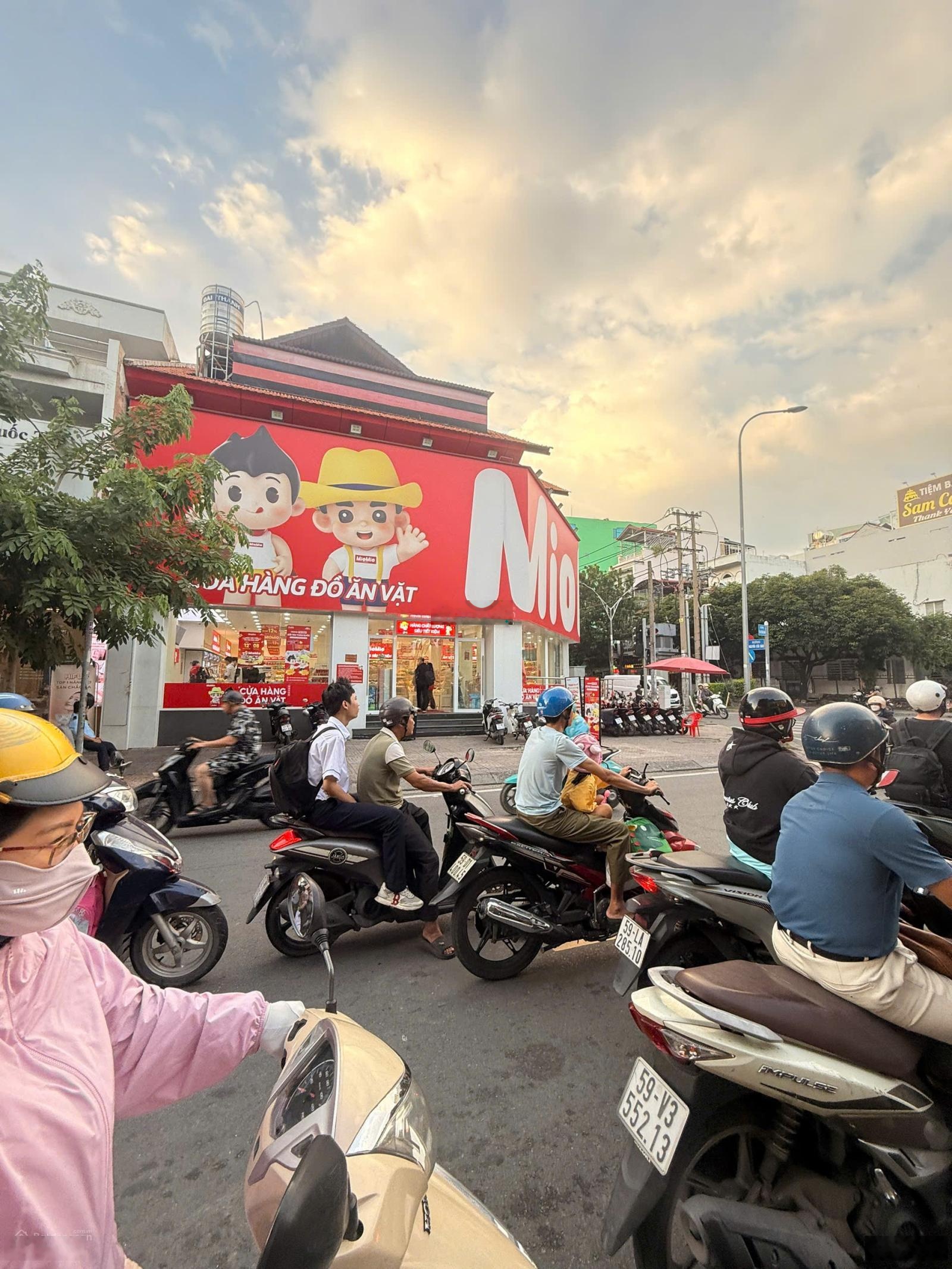 Bán đất mặt tiền tân phú - đường 16m - 4.3x20m - gần tân sơn nhì