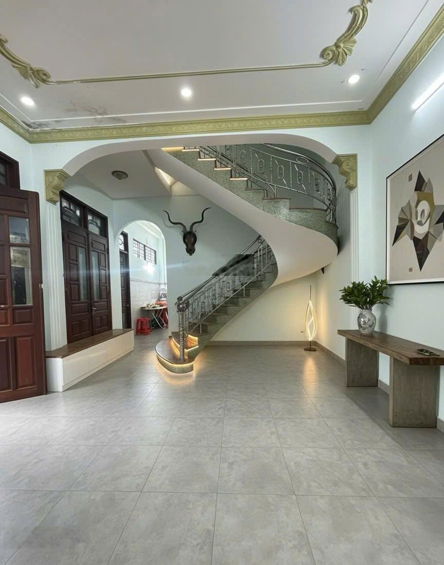 Gấp bán NHÀ lô góc 84m2 mặt tiền Hòa Cường, Hải Châu, phù hợp kinh doanh, giá nhỉnh 8 tỷ