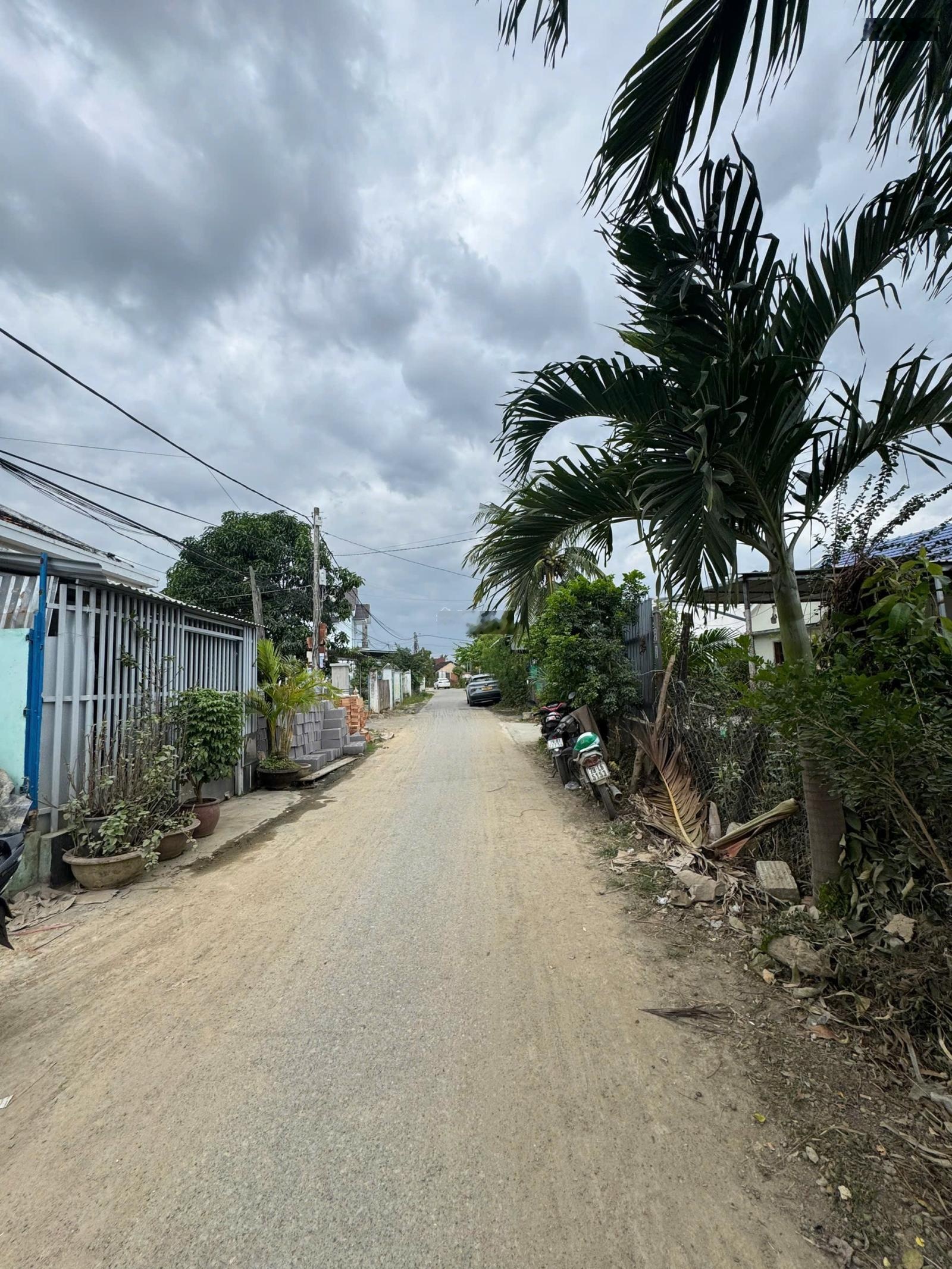 Bán gấp nhà riêng tại Đường Nhà Vuông, 2,6 tỷ, 112m2, đẹp, nhiều tiện ích