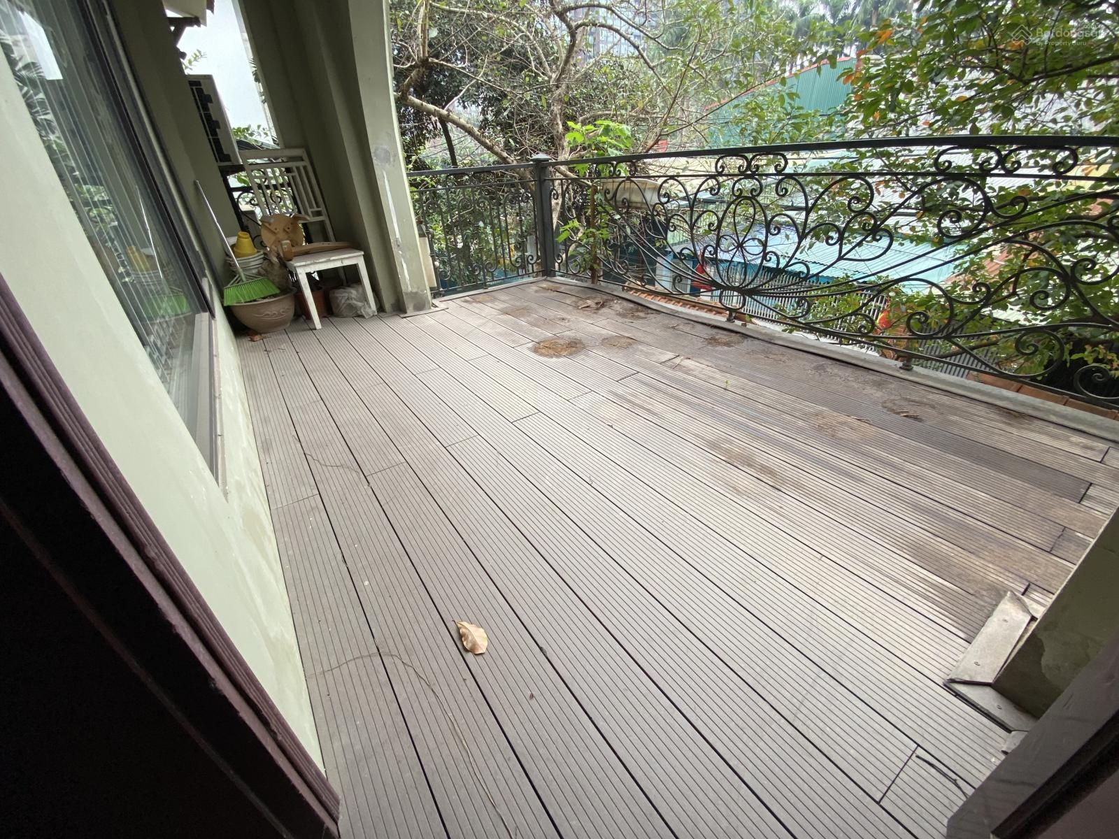 Cho thuê nhà 4,5 tầng khu phố quảng khánh tây hồ hà nội