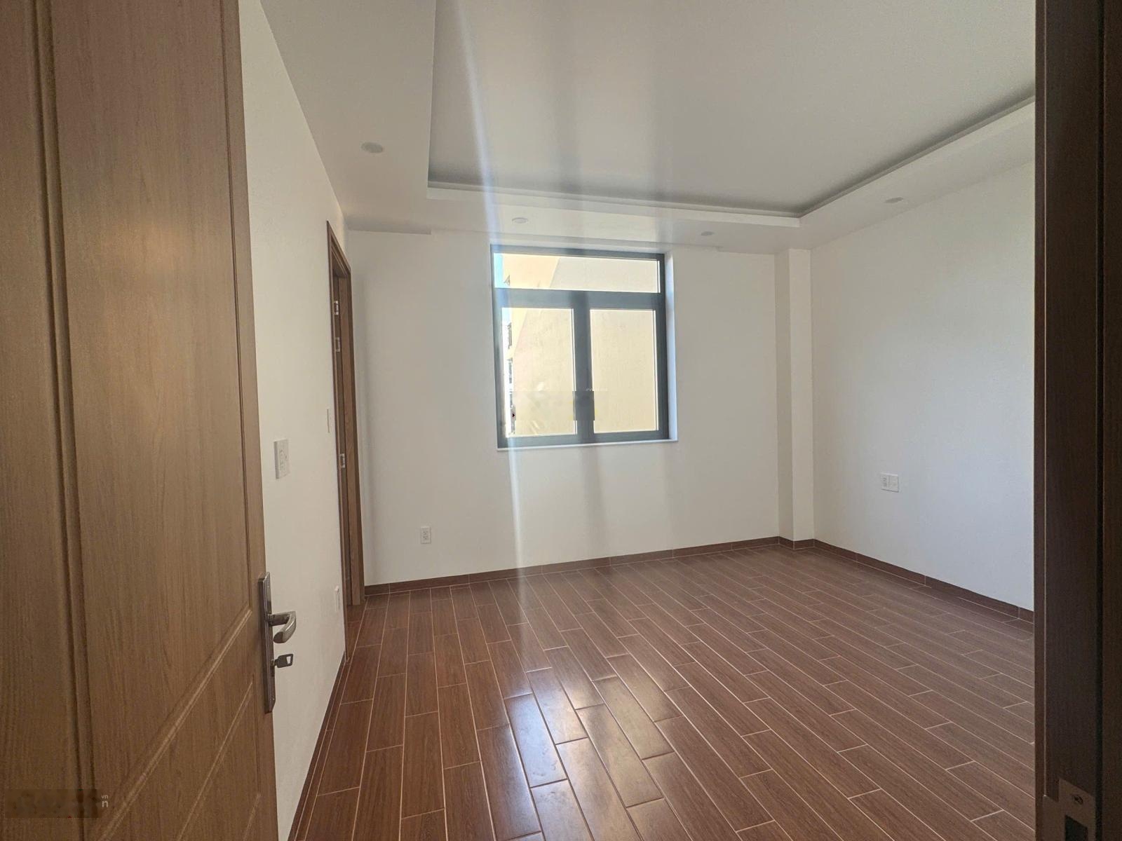 Cho thuê nguyên căn đường Nguyễn Văn Kỉnh, Thạnh Mỹ Lợi, Tp Thủ Đức, Trệt 3 lầu, 7*18.5m, 6PN