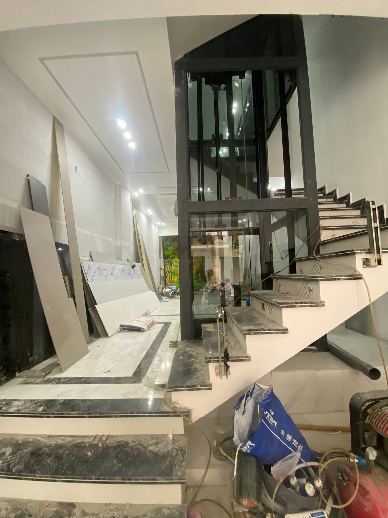 Bán nhà 4 tầng xây mới độc lập khu phân lô Văn Cao đường 12m chỉ hơn bảy tỷ