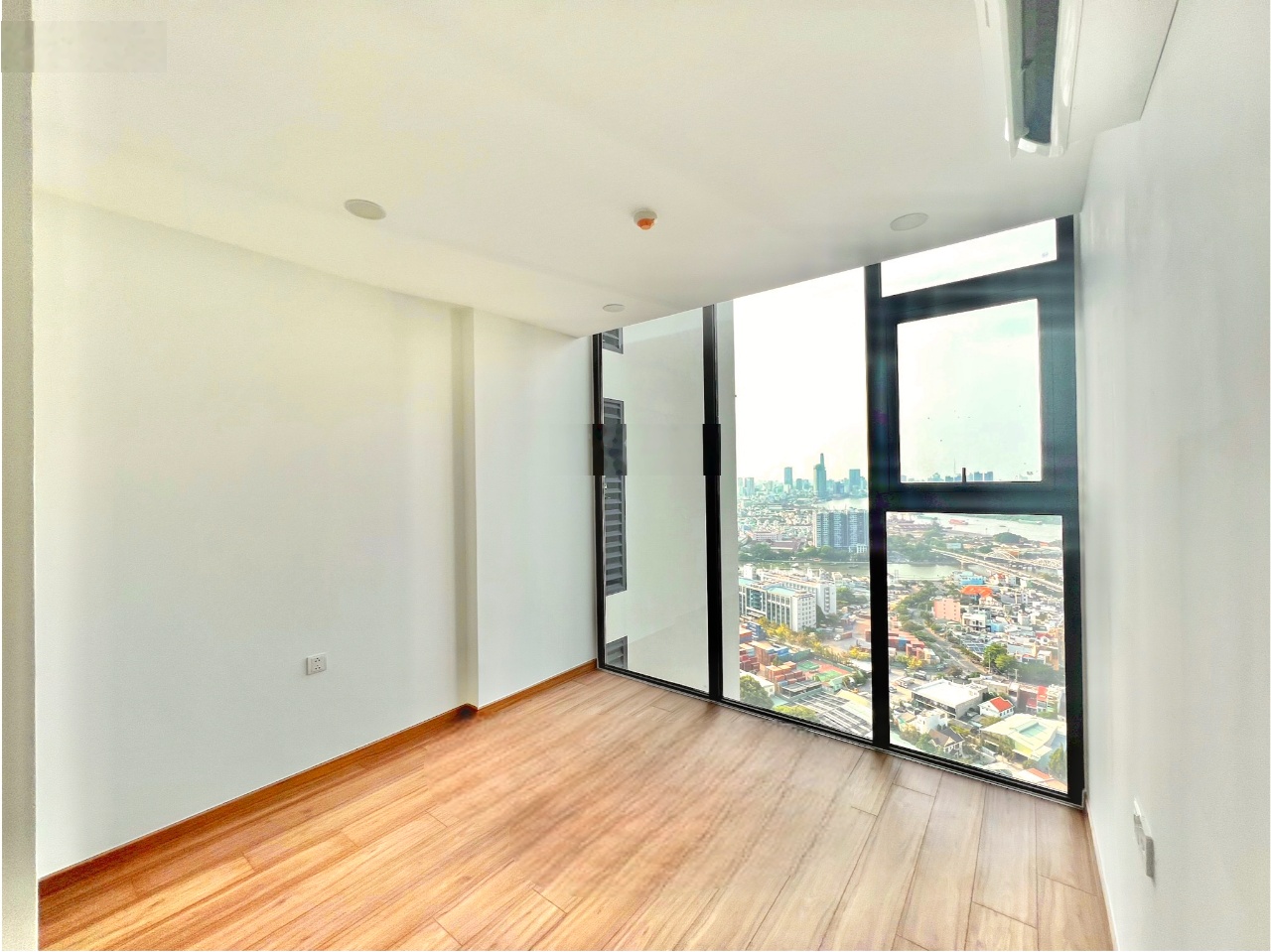 [ecogreen q7]. bán căn 2pn - 2wc - ntcb - hot layout- view pháo hoa, q1 đẹp - giá 6ty2.