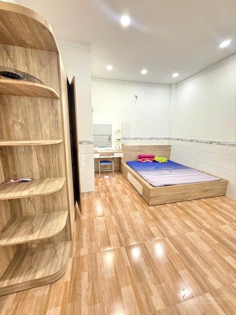 Ngay khu aeon mall tên lửa - tỉnh lộ 10 - ngang 4.5m x 17m - hẻm xe tải, sát mặt tiền - 3 phòng ngủ