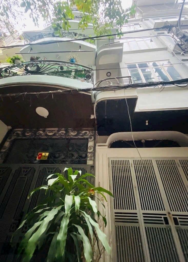 Nhà đẹp phân lô- Nguyên Hồng- ô tô tránh- 5 tầng- ở sướng- kinh doanh đỉnh- Giá tốt- 45m2