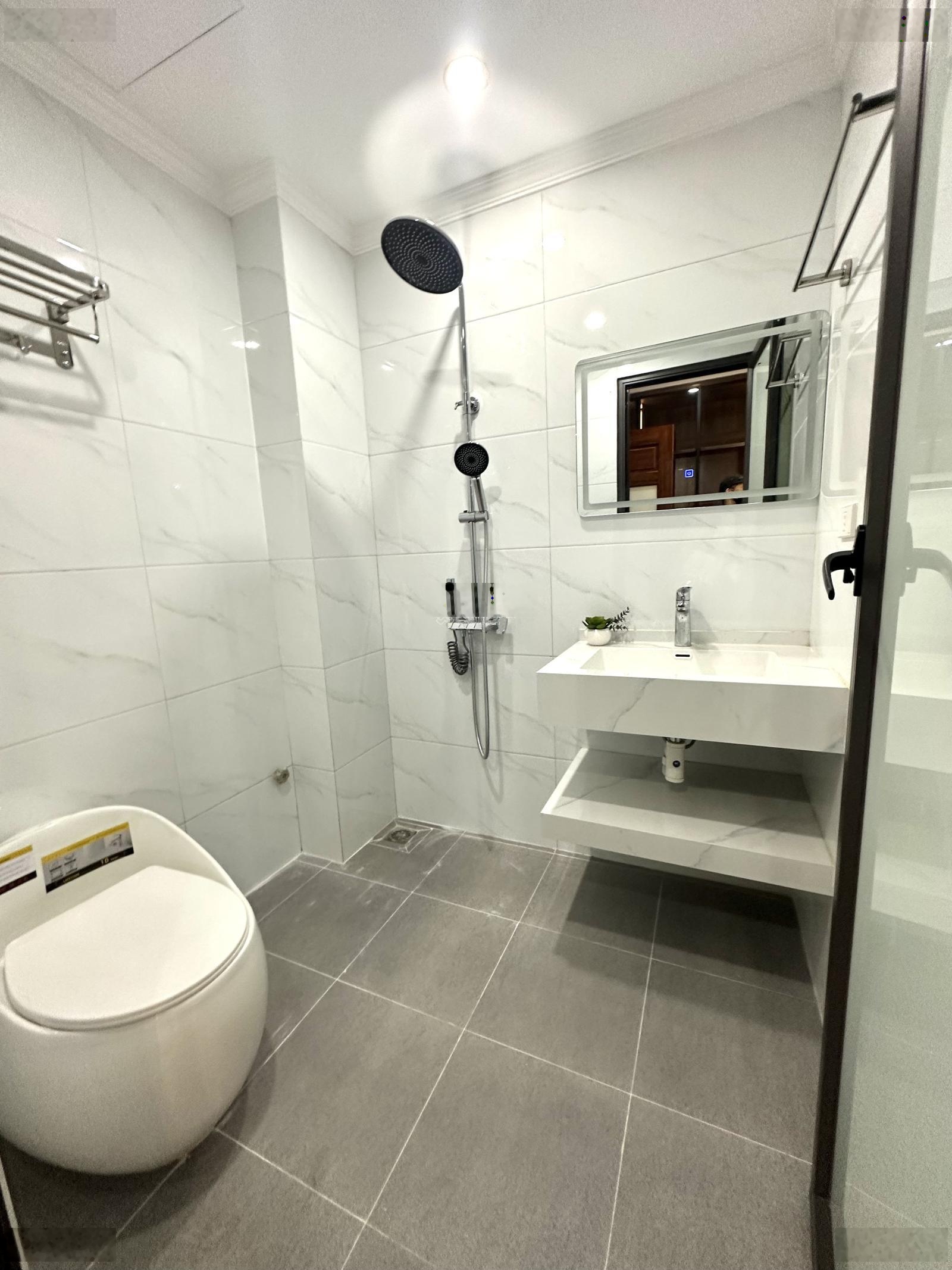 Bán nhà đẹp dân xây gần phố Đào Tấn, Phan Kế Bính, giá đầu tư; DT 50m2 x 5T, MT 5m giá 9.5tỷ