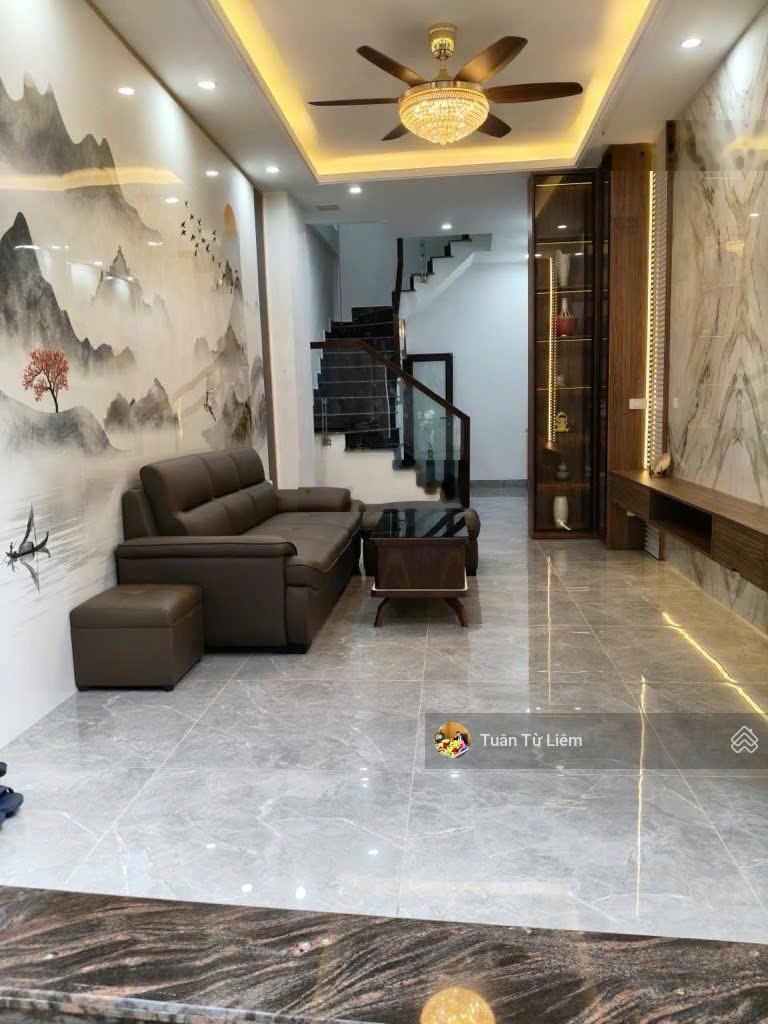 Nhà đẹp sẵn ở Hồ Tùng Mậu,mới tinh gần ga tàu điện,sẵn nội thất, sẵn sổ riêng giao dịch