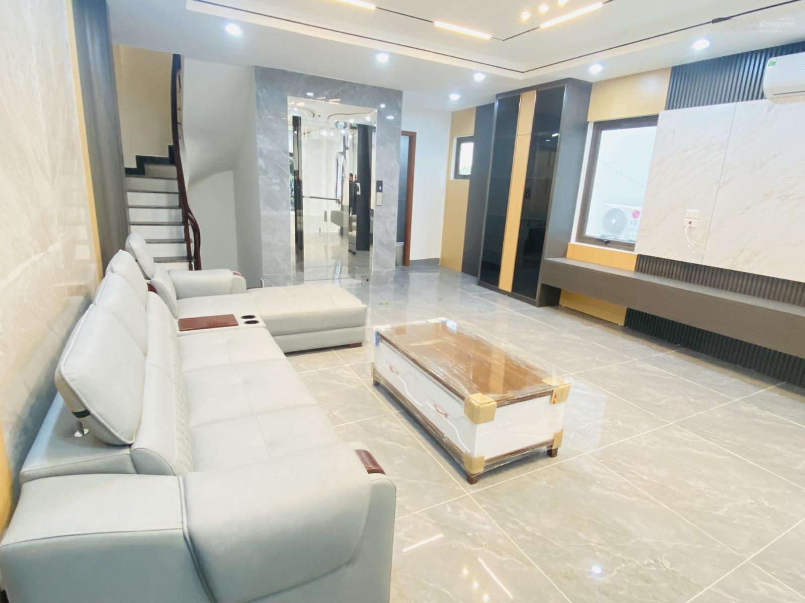 12,9tỷ Phố Trạm, 52m2, lô góc 6tầng TM, gara ô tô, cạnh Aeon, nhà mới full nội thất đón Tết