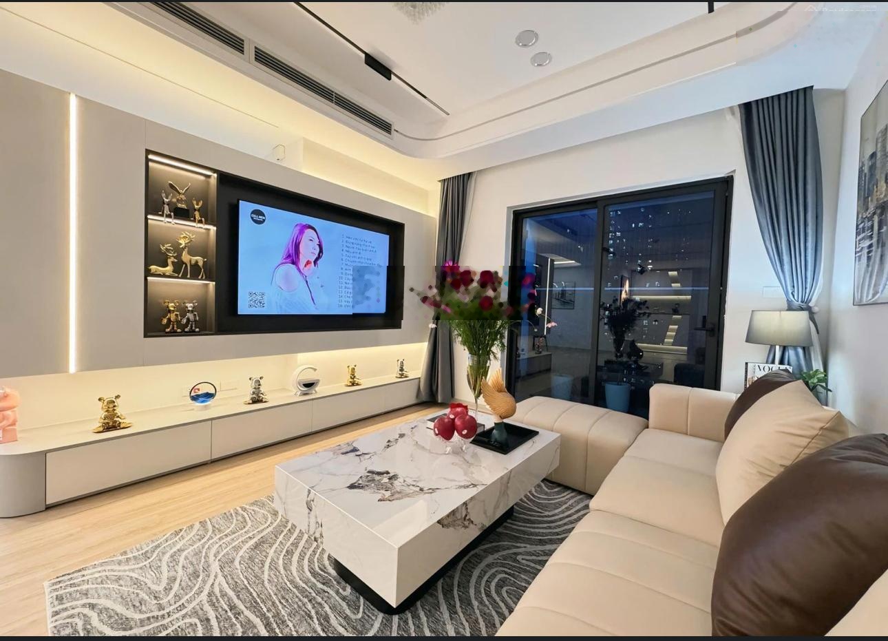 Mới ra - căn 3 ngủ - 11 tỷ - bán gấp - LH 0978025541