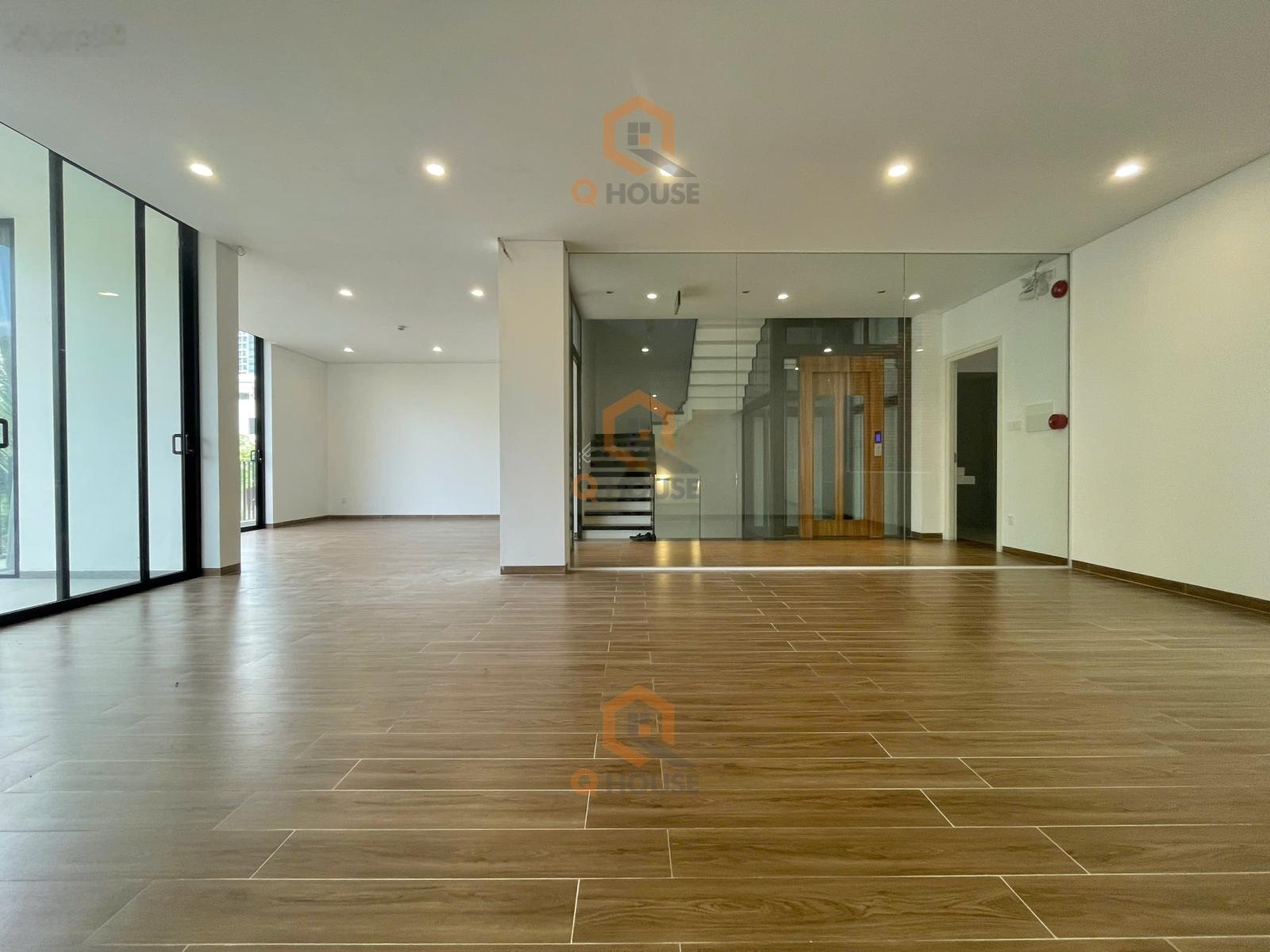 Cho thuê tòa nhà văn phòng ngay Bát Nàn - Thạnh Mỹ Lợi 10*18m, hầm 4 tầng thang máy 90 triệu/tháng