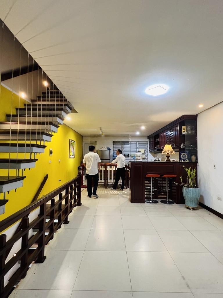 Bán nhà Kim Mã Ba Đình 66m2 mặt tiền 4.3m 4 tầng ngõ thông 12 tỷ