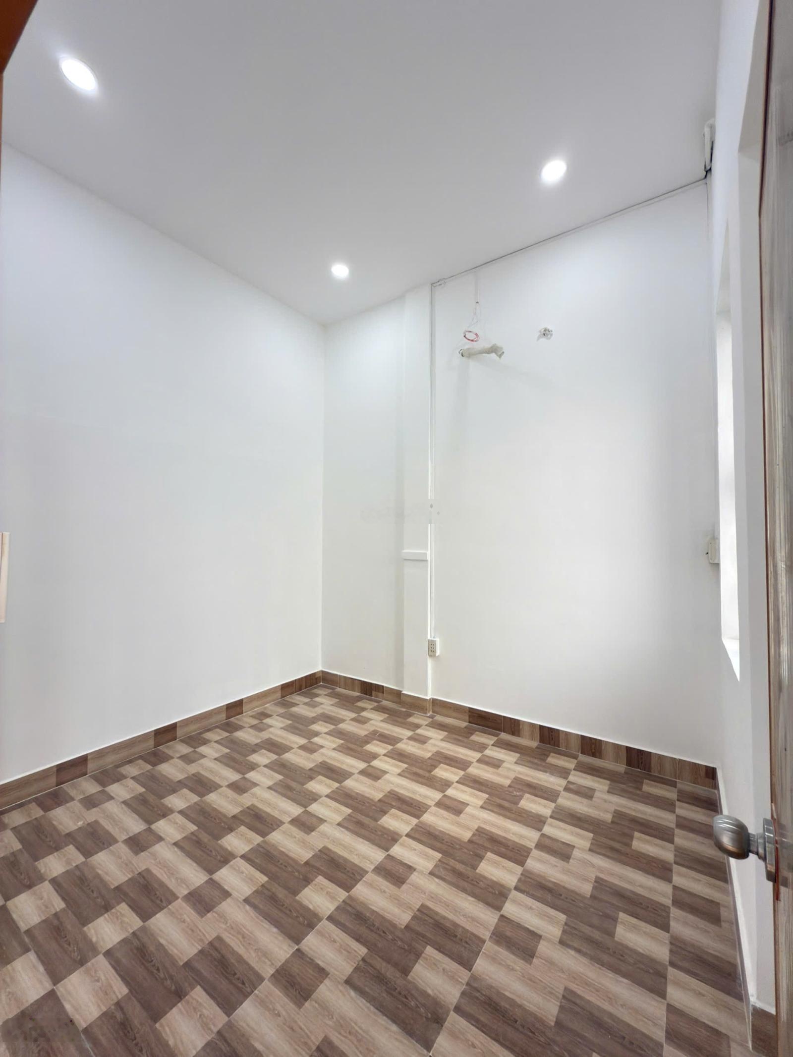 Cho thuê nhà lầu 2 chung cư Lưu Xuân Tín, Phường 10, Q. 5 giá 5.5tr/th