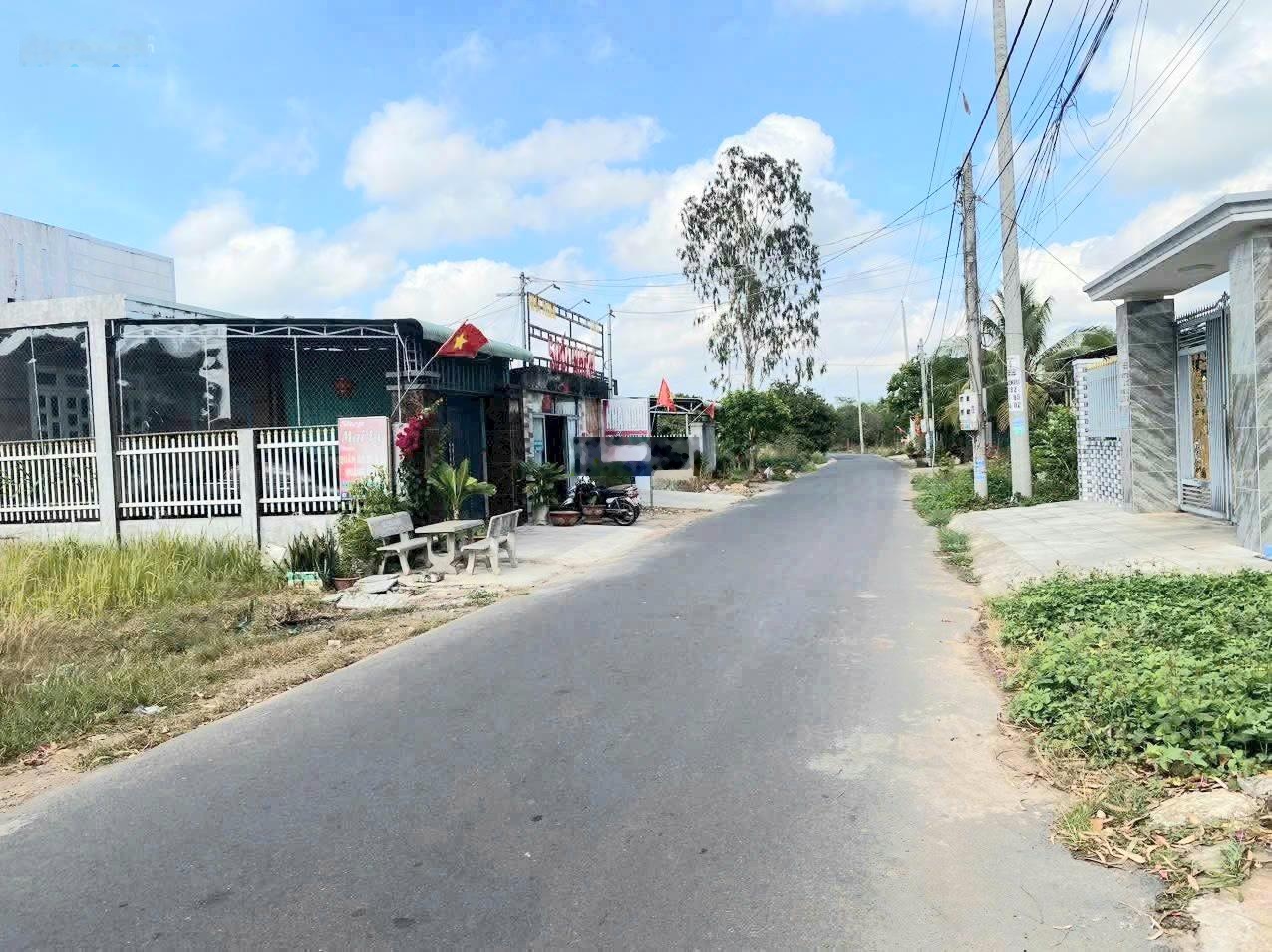 Bán siêu phẩm 3mt đường trục chính suối nhum Đặng Xuân Bản trung tâm hắc dịch,dt:7.1x23 giá 1.75ty