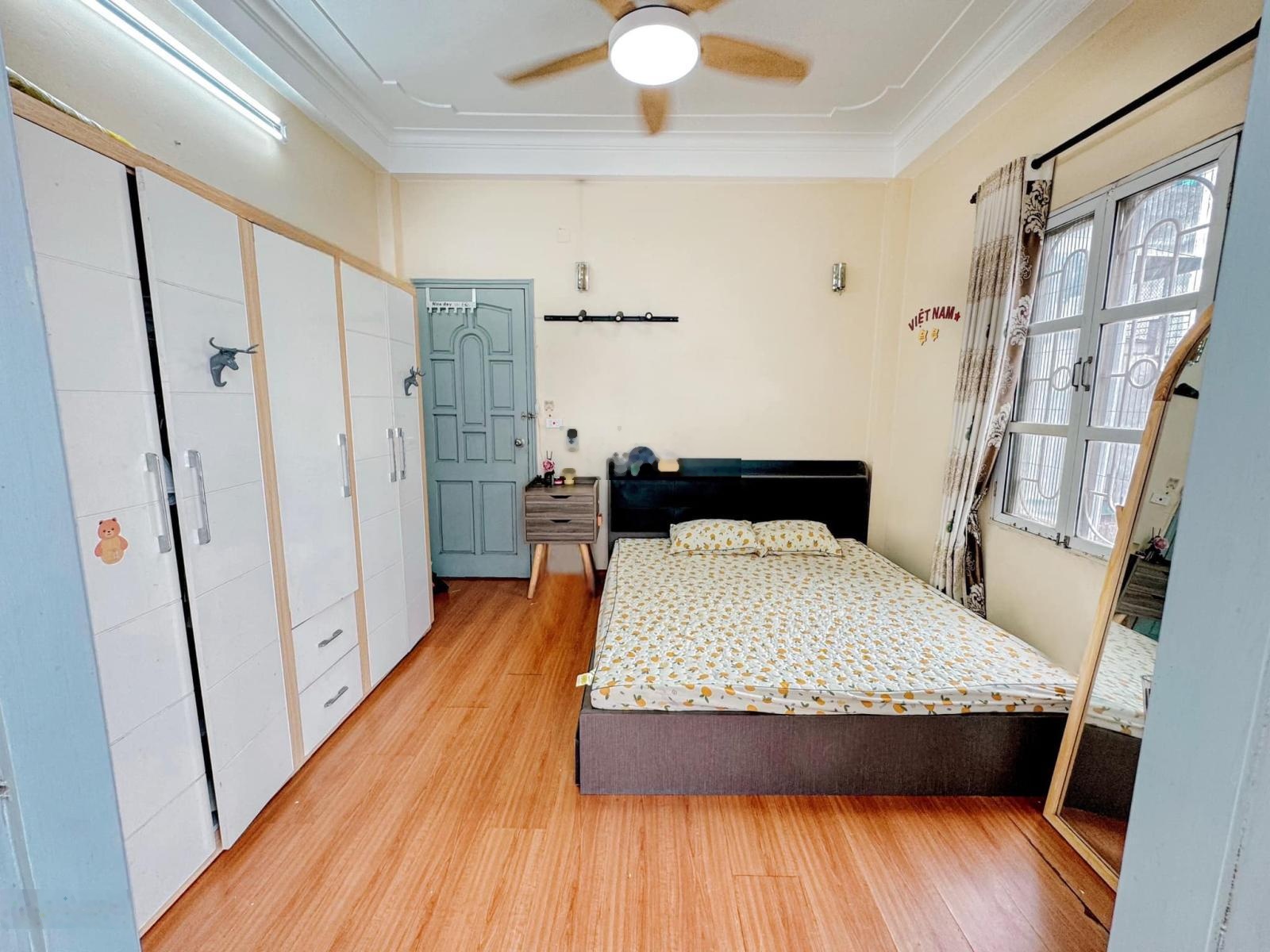 Nhà mới đón tết - Lạc Long Quân, ngõ thông kinh doanh, 50m2 nhỉnh 11 tỷ, thoáng trước sau.