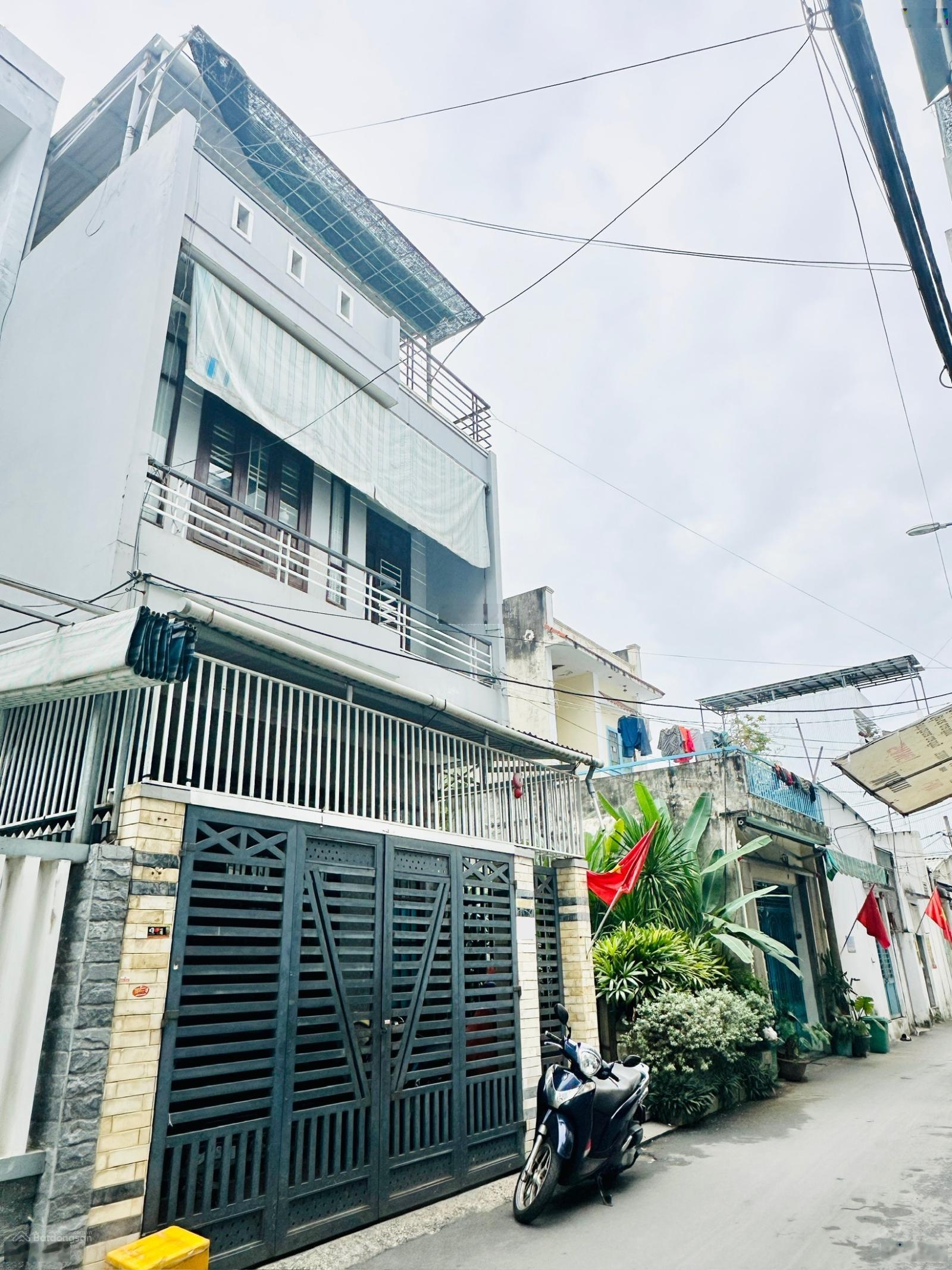 Bán nhà 3 tầng kiệt ô tô 5m Tiểu La, gần chợ Hoà Cường, 98m2 công năng 3PN 2WC