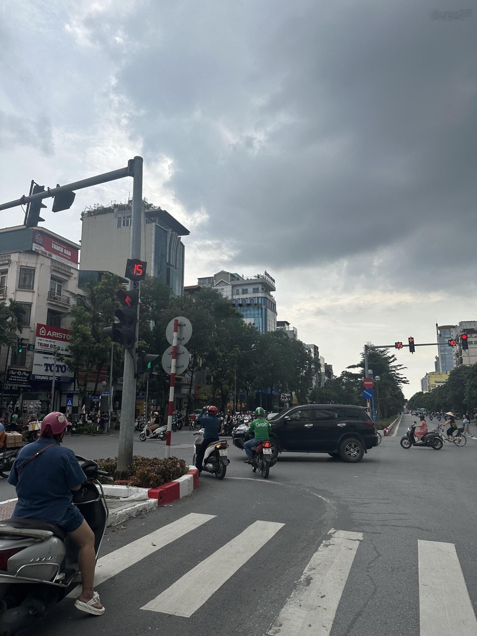 Bán Nhà Rất Đẹp 6Tầng DT 55m2-MT5.5m-LôGóc 3 Mặt Thoáng-GARA-phố Hoàng Quốc Việt-Cầu Giấy.Giá:21Tỷ