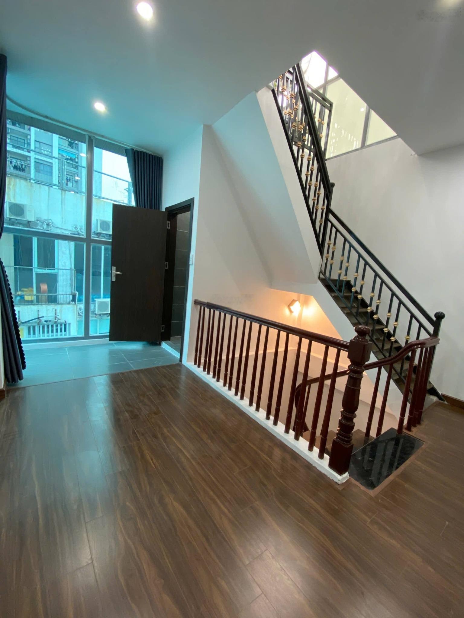 Siêu phẩm nhà đẹp phố Minh Khai, gần Times City, 30/39m2, 5 tầng, gần phố, 4,3mMT, giá 8,38 tỷ.