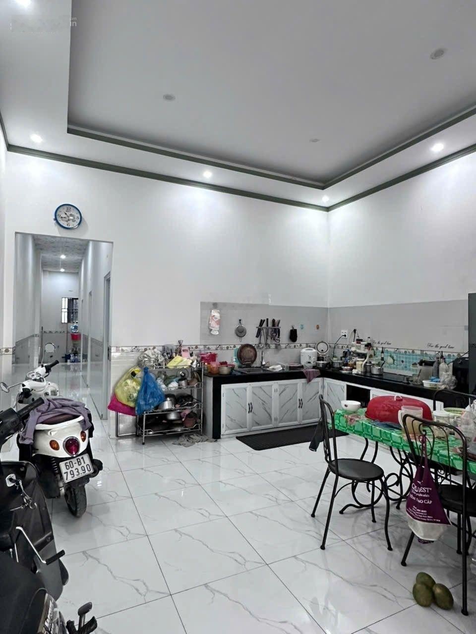 Nhà C4 mới đẹp. Sổ hồng, DT 5,1x26m=141m2, Sau BV Tâm Thần, cạnh trường THCS Tân Phong. Giá 3,5 tỷ