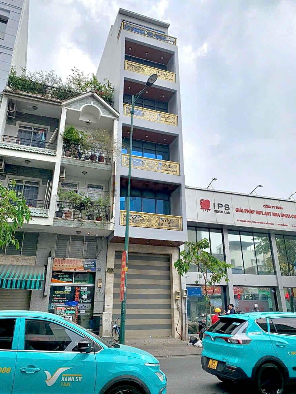 Bán gấp nhà mặt tiền Bạch Đằng, TB. Hầm, 6 tầng, thang máy. Giá giảm sâu từ 25 về 22,5 tỷ