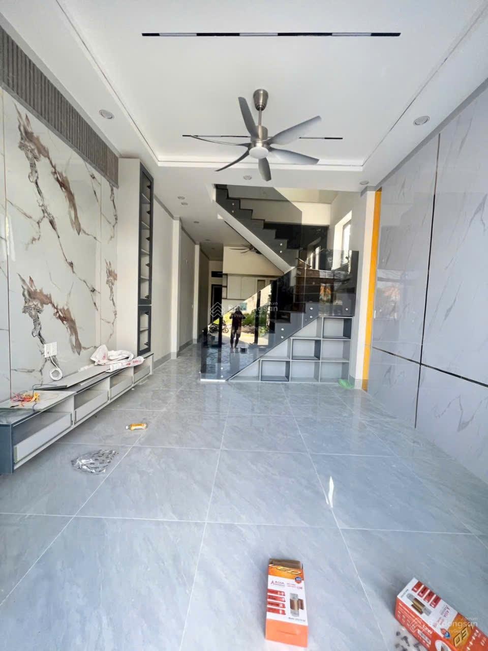 Còn duy nhất 1 căn nhà lầu, sổ hoàn công, gần chợ Tân Phong chỉ 3tỷ190