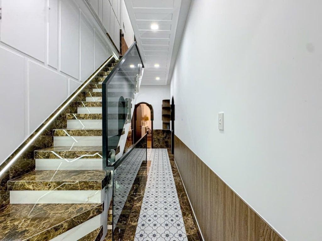 3 tầng st - 2mt - ngag 5m - gần lotte mart q7 - 4pn - full nội thất xịn - sổ vuông - nhĩnh 7.5 tl