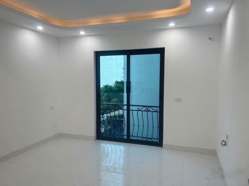 Bán nhà Đại Linh, 42m2, giá 8.05 tỷ, nhà đẹp đón tết, sân để xe riêng, ngõ nông, gần ngõ ô tô tránh