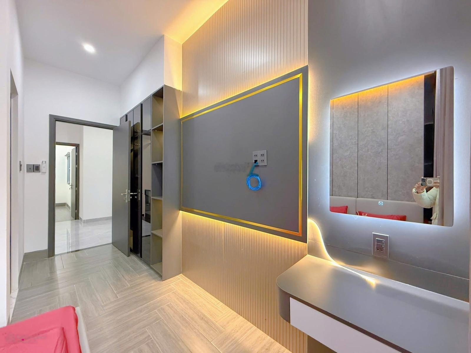 Bán nhà 3 tầng 2 MT Lê Đình Lý cực đẹp, nhà mới vào đón Tết luôn