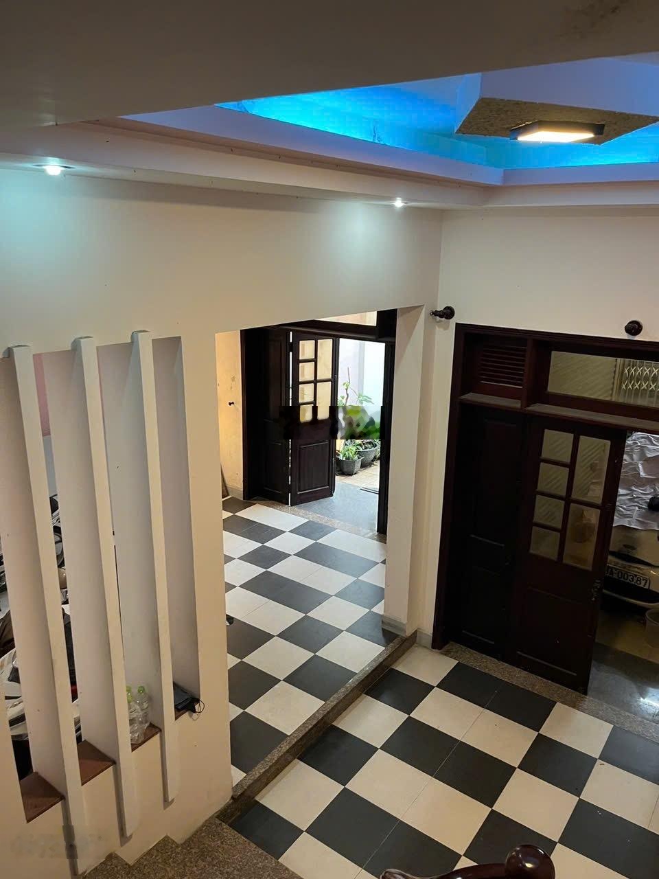 Cần bán gấp nhà Võ Như Hưng diện tích lớn 2 mặt tiền. Ngang 7m, 200m ra sông, 1km ra biển Mỹ Khuê