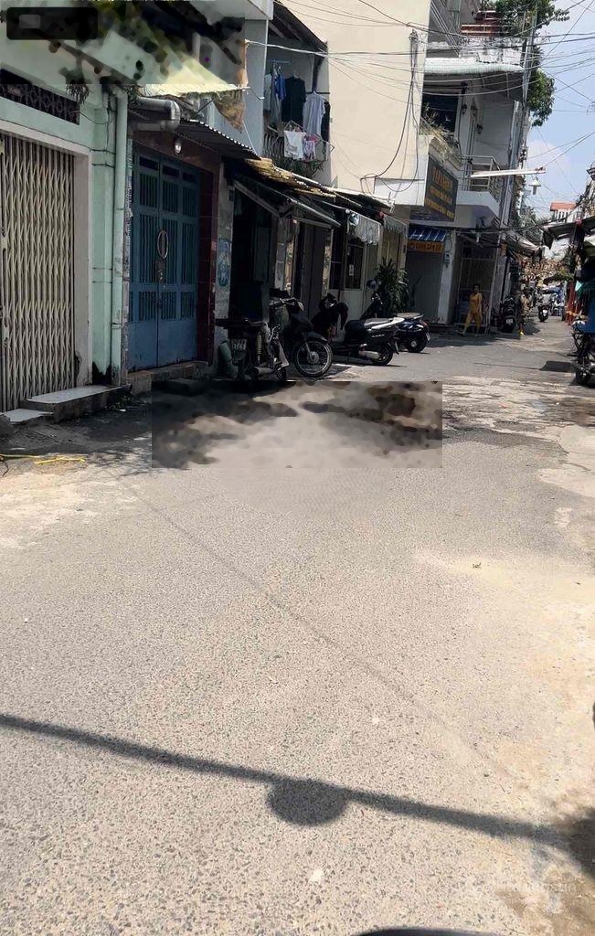 Cần bán gấp căn nhà nát Đường Trần Hưng Đạo DT 38m2. Giá 8tỷ260 LH Mr Tuấn 0911556880