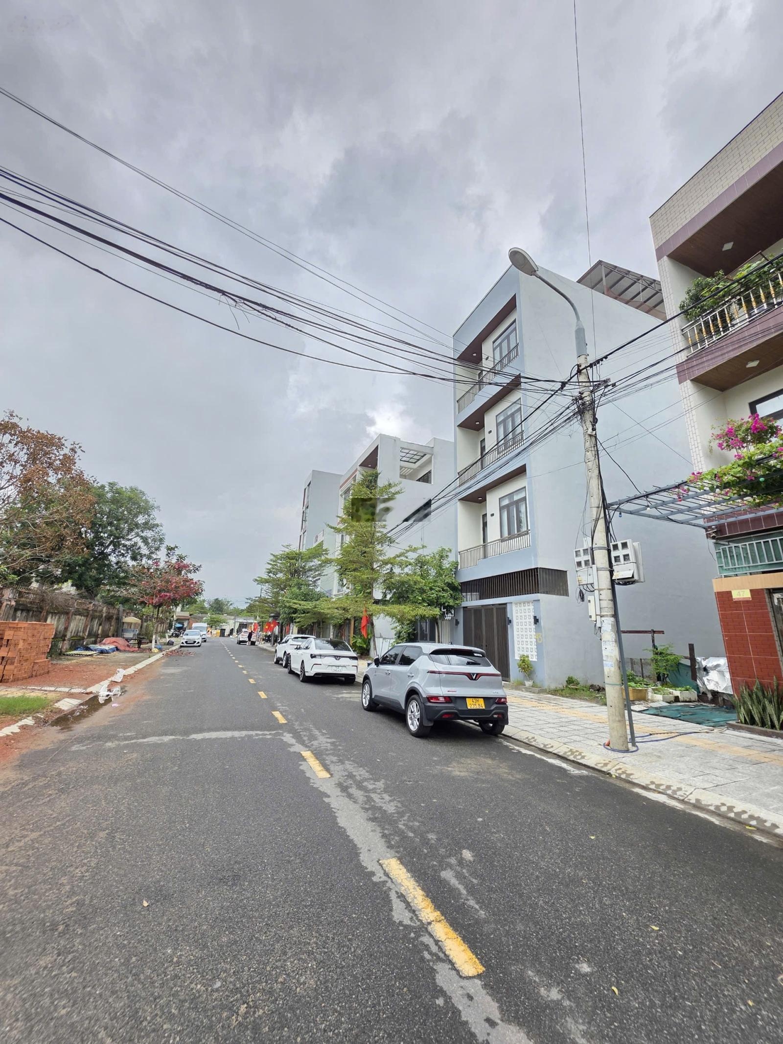 Đường Ngô Quang Huy 7.5m, gần Hồ Nghinh, cách biển 300m 90m2 5*18 xây 9 tầng chỉ 14 tỷ