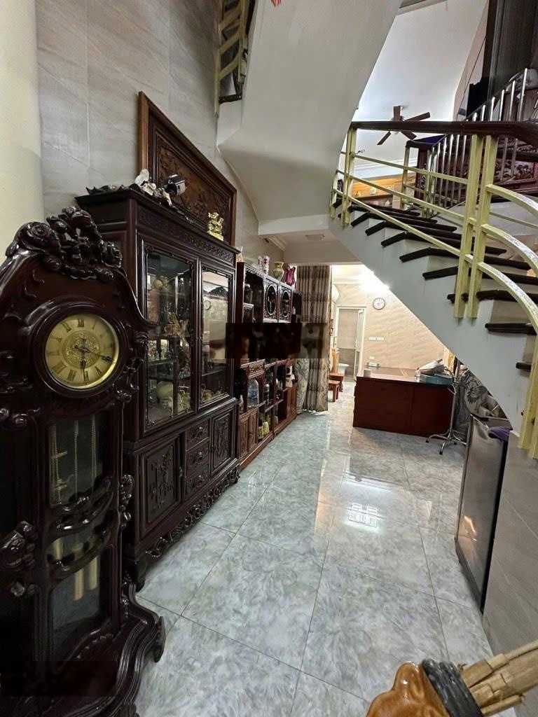 Đống đa - pl ô tô cách 5m - dt58m - nhà 5 tầng - ngõ thông kd - 16,8 tỷ sổ đẹp sang tên ngay.