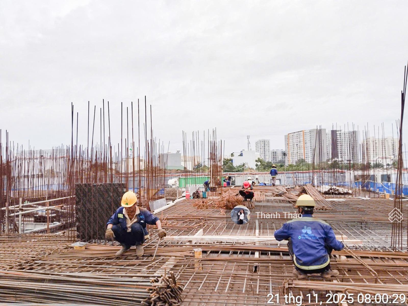 Bán gấp 2PN 72m2 tháp 11 hướng Đông tầng 15 giá 8.6 tỷ gồm VAT và phí bảo trì view sông giá rẻ nhất