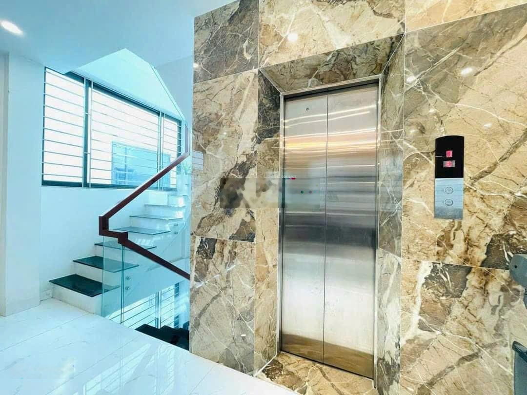 Phân lô gia thụy , sổ đỏ 50m2 * m tiền 5m * nhà 6 tầng thang máy , mặt ngõ rộng oto tránh