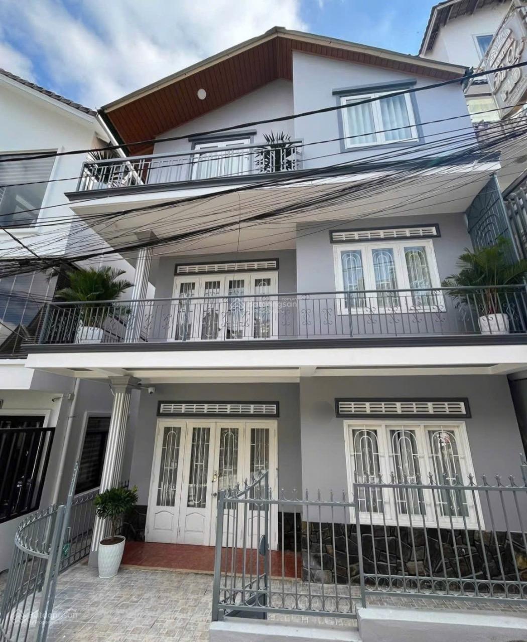 Nhà đường Pasteur, P. 4 - trung tâm Đà Lạt - xe hơi vào tận nhà