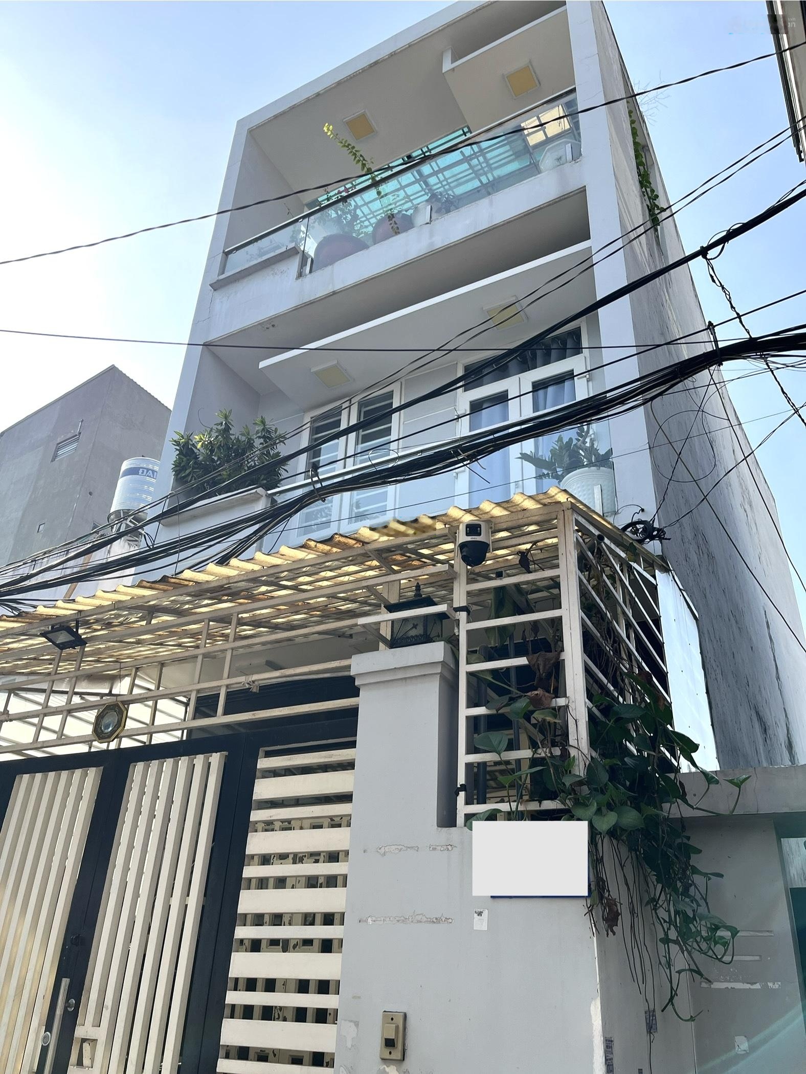 Bán nhà gấp đường Bờ Bao Tân Thắng, dt 4.4mx14m, 1 trệt, 2 lầu, giá 5.6 tỷ ( ko TL), hẻm 3m thông