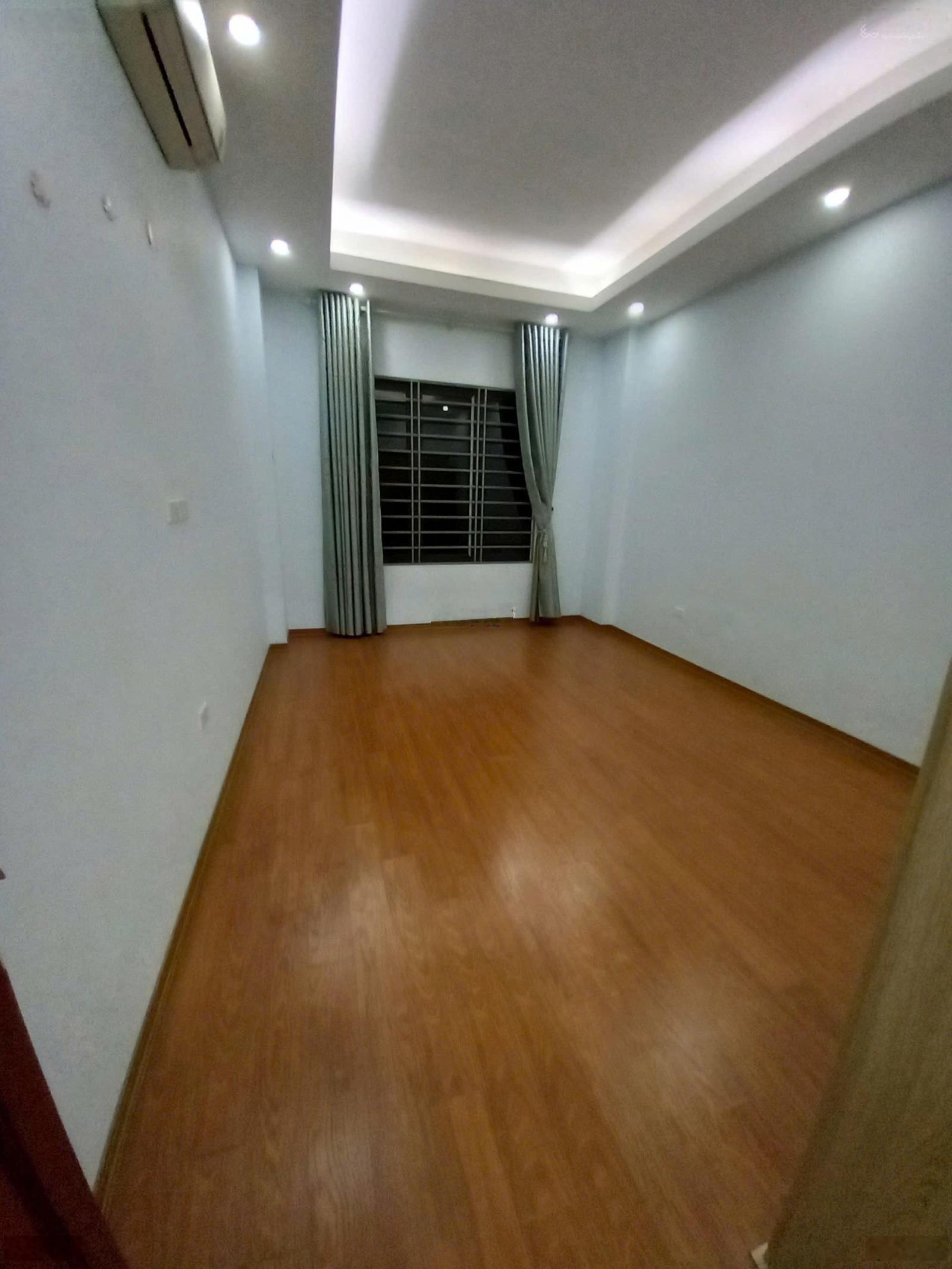 Cho thuê nhà Hồ Tùng Mậu, Mai Dịch, gần Cầu Diễn, 35m2, 4 tầng, 3PN, ngõ xe máy, 11tr, ở ngay