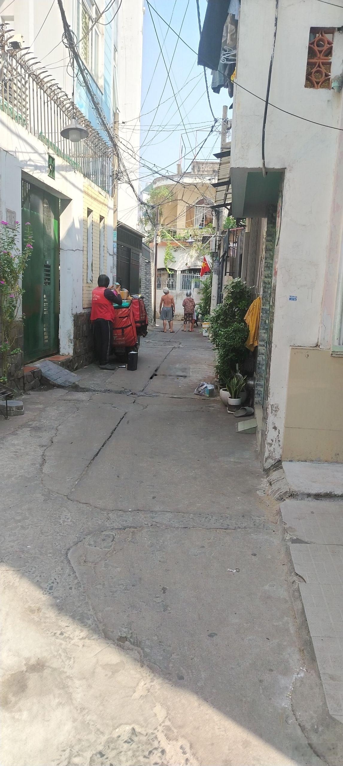 Bán nhà 50m2, 2 tầng, gần chợ bà chiểu - lê quang định, bình thạnh, chỉ 8 tỷ