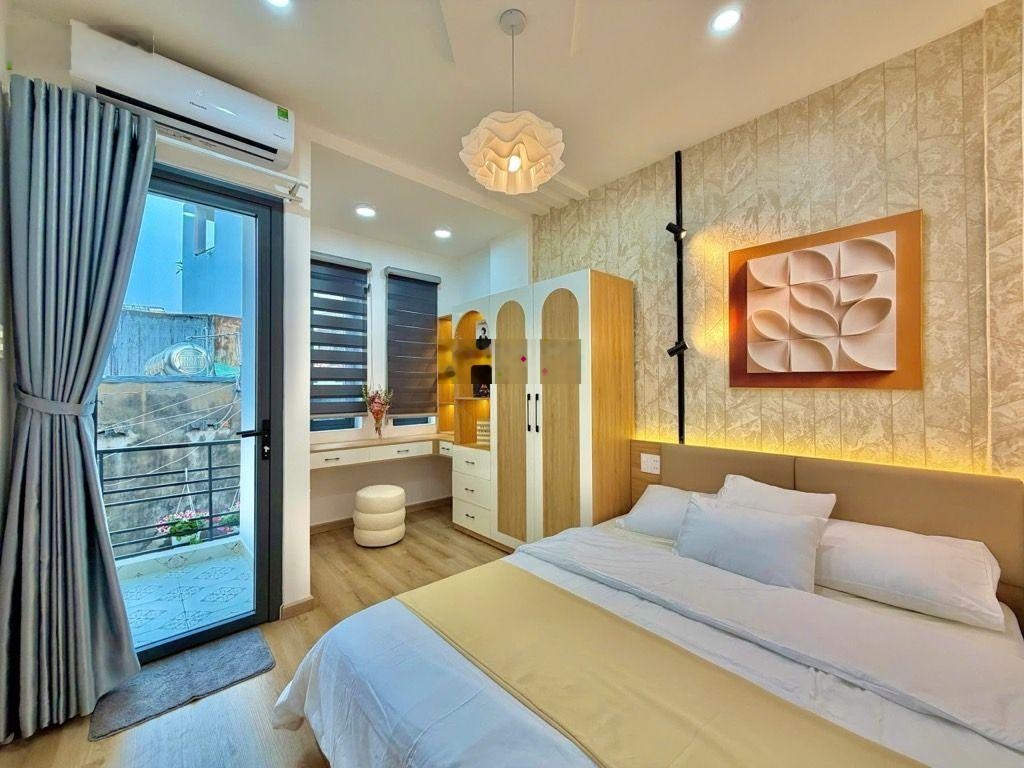 Lê quang định -p5 bình thạnh- sát hẻm xe hơi - 39m2 nở hậu - nhà mới full nội thất - chỉ nhỉnh 5 tỷ