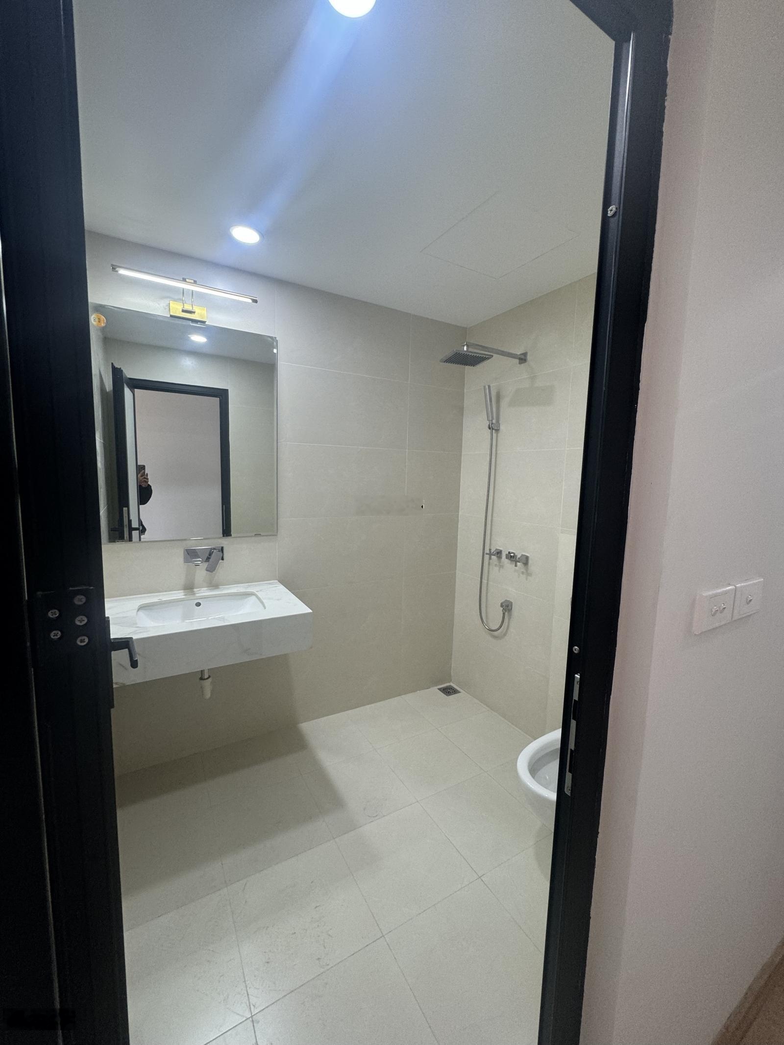 Cho thuê nhà Trường Chinh - Ngã Tư Sở: 75m2 4 tầng thông sàn, nhà mới 25tr/th