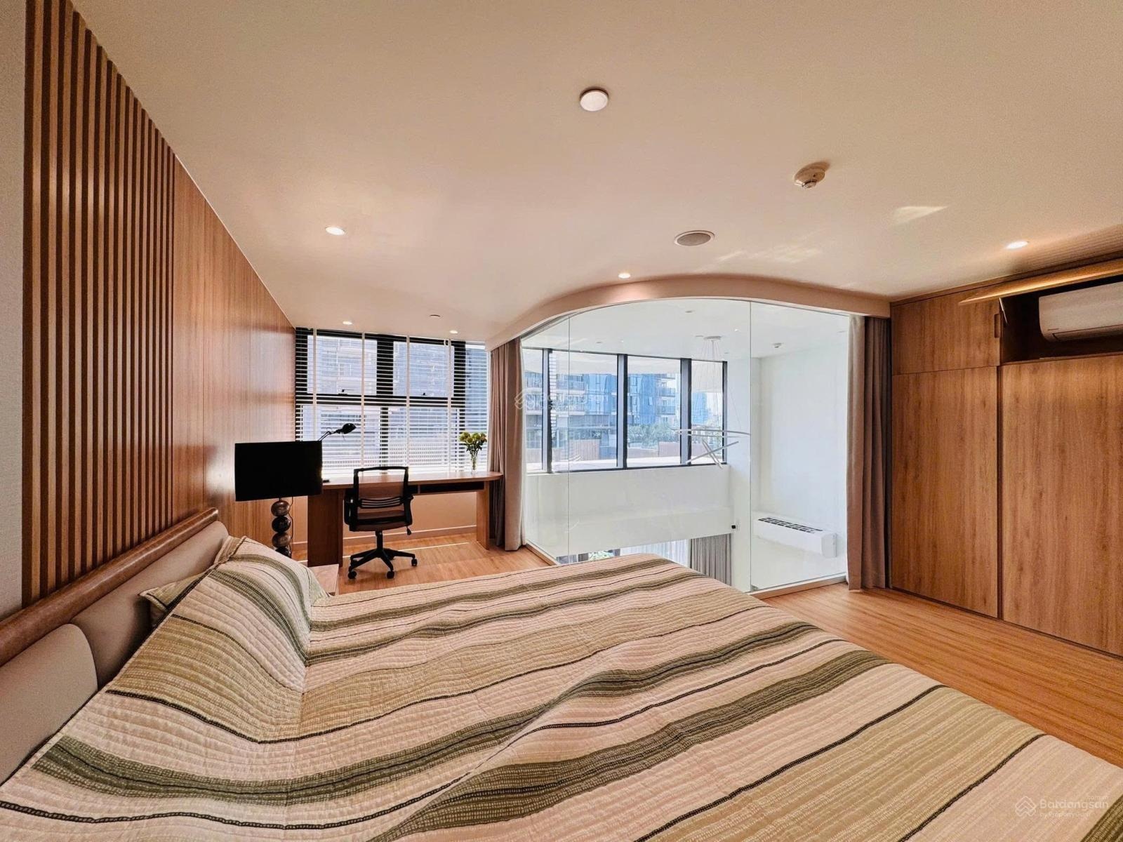 The Opera - Metropole: Cho thuê căn Loft 2PN 110m2 - Full nội thất - View hồ bơi, Quận 1