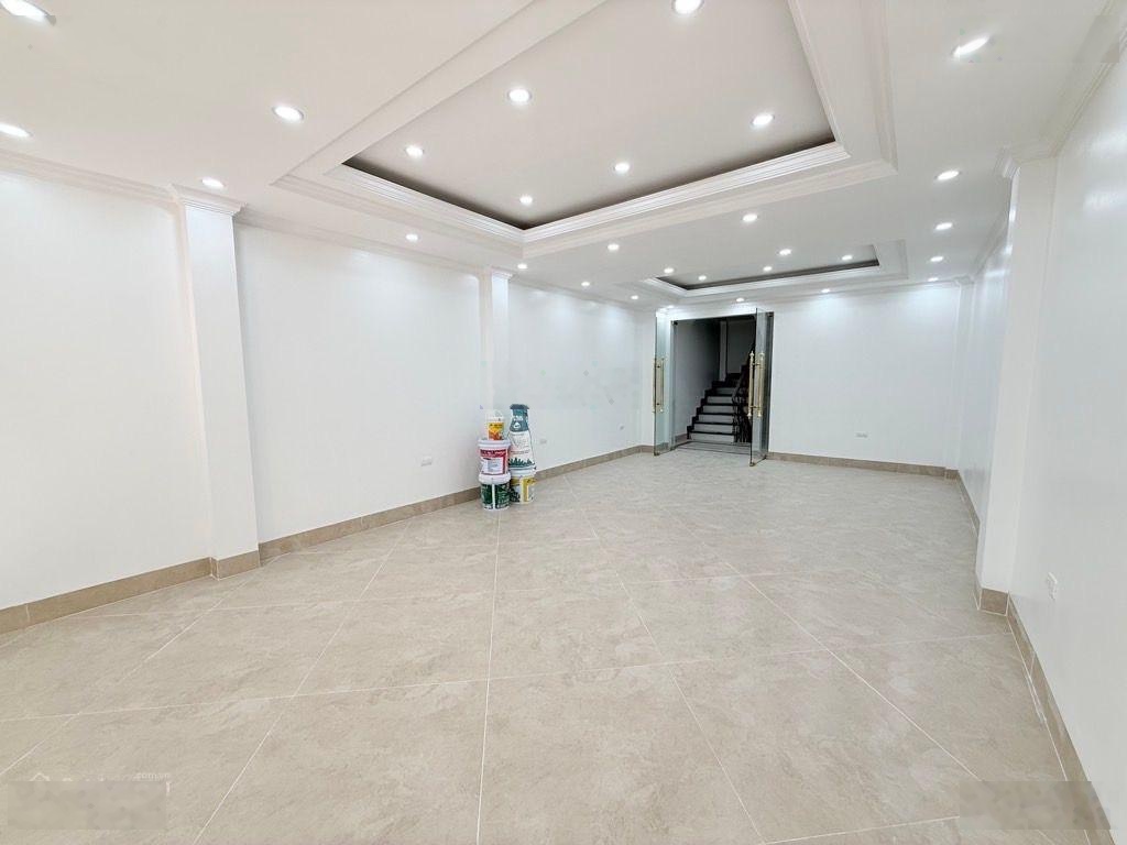 Bán Nhà Mặt Phố Đền Lừ II, 33,5 tỷ, 63m2, 3PN, 7WC, uy tín, giá tốt