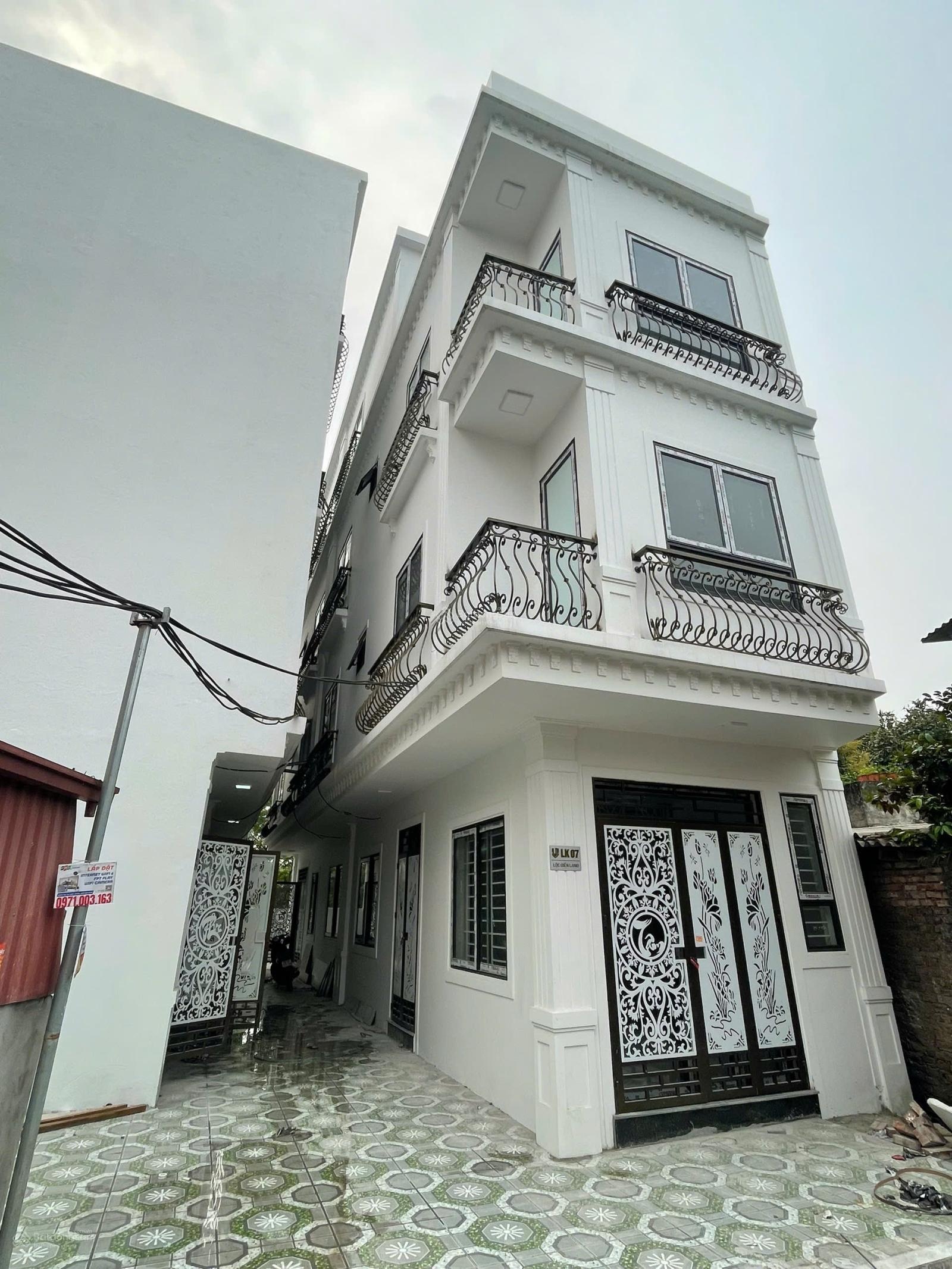 Bán NR 4Tx32m2 (3 ngủ - 3VS) căn góc ôtô lùi cửa - Ngay chợ + trường - gần bến xe Yên Nghĩa - QL6