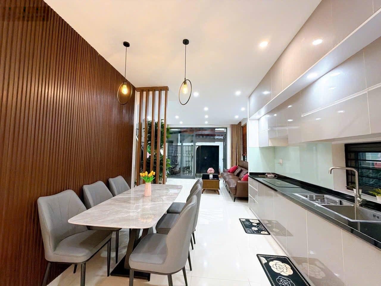 Bán nhà 3 tầng x55m2 _2 mặt kiệt đường Nguyễn Hoàng thông Hoàng Diệu , Hải Châu