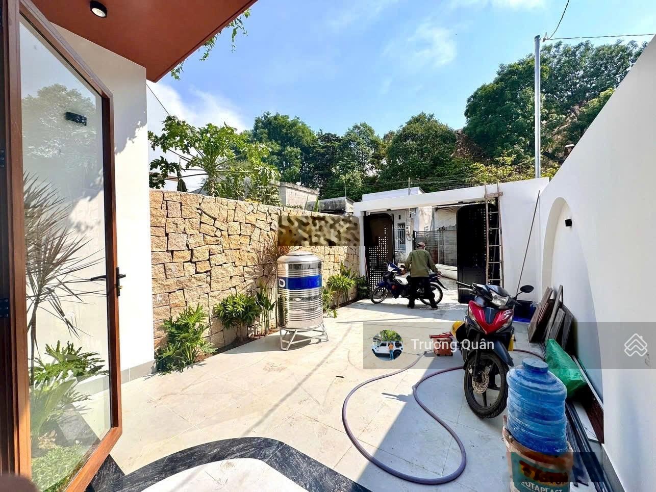 Bán nhà phố mới - vị trí đẹp ngay giáo xứ lộc lâm - phường hố nai đường thông thoáng