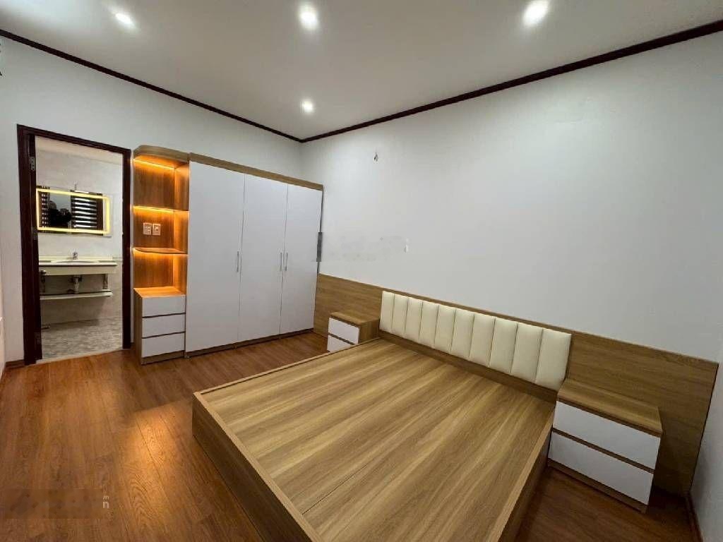 Bán nhà Gia Thụy cực hiếm lô góc 60m MT & hậu 7m gara thang máy giá 14,x tỷ