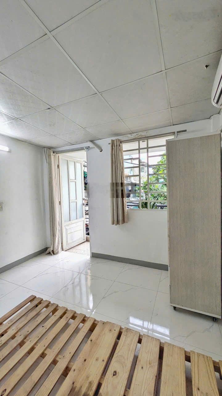 Cho thuê nhà hẻm (XH) Trần Bình Trọng, P.1, Q.5, giá 11tr