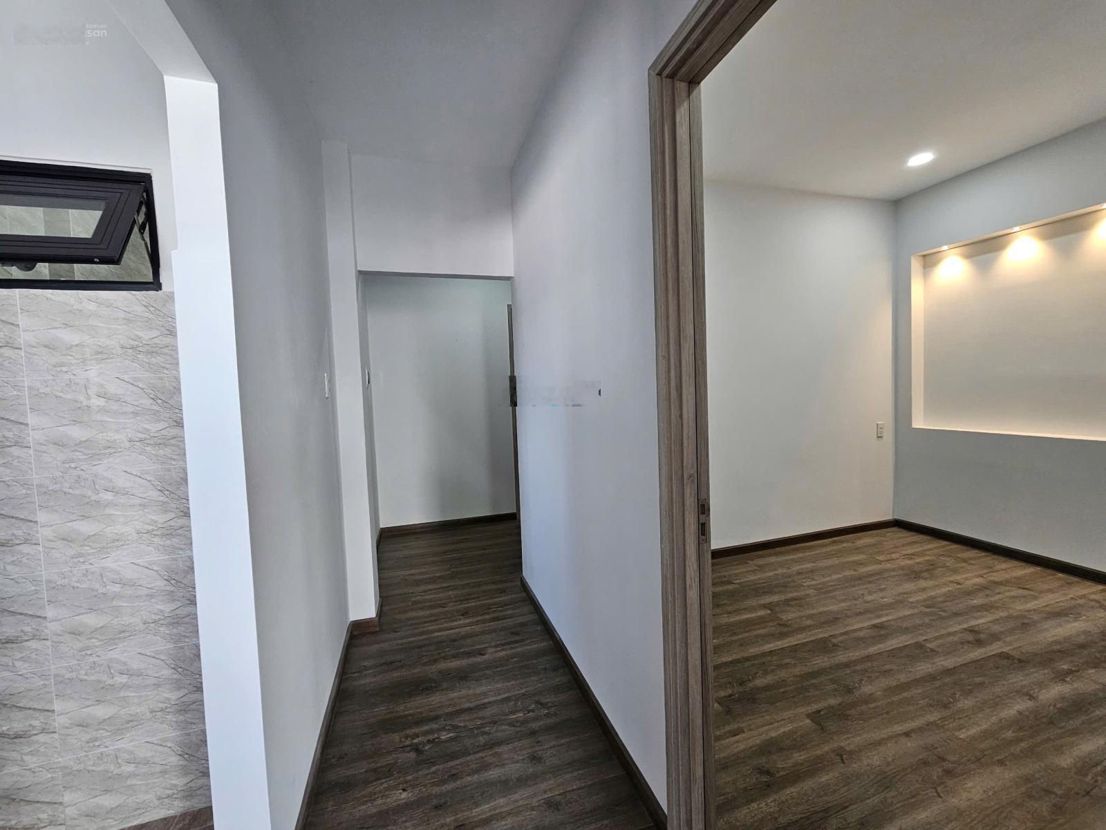 Nhà Phương Sài Có Sàn Gỗ Máy Lạnh Cho Thuê