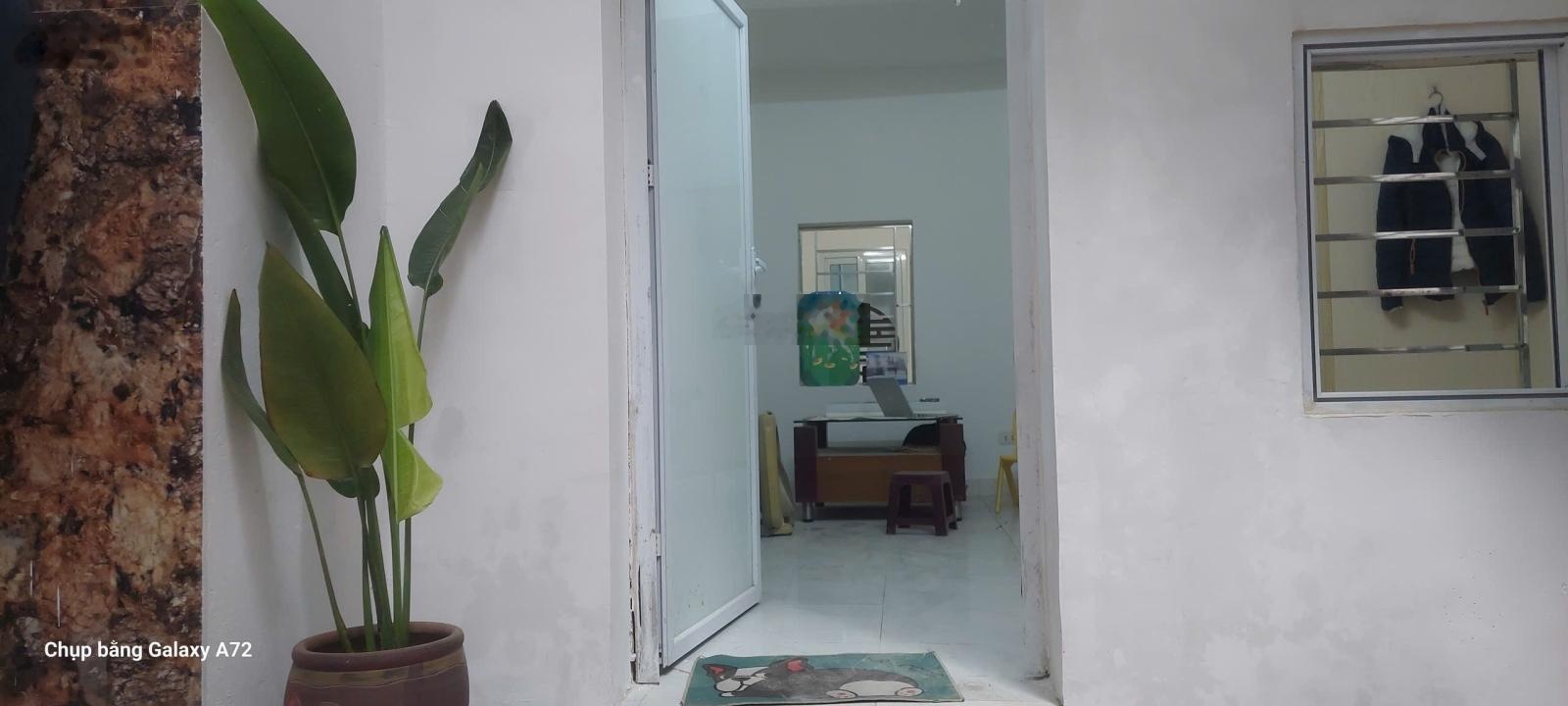 Cho thuê nhà riêng 2,5 tầng giá 15tr/tháng, 130m2 tại ngõ 46 Hào Nam phường Ô Chợ Dừa