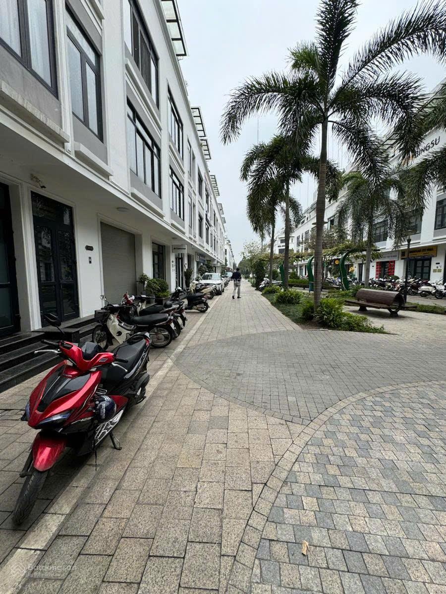 Bán nhà tại Vinhomes Gardenia, 48,5 tỷ, 93m2, 5 tầng, thang máy, mặt tiền 6m, Nam Từ Liêm, HN. Hot